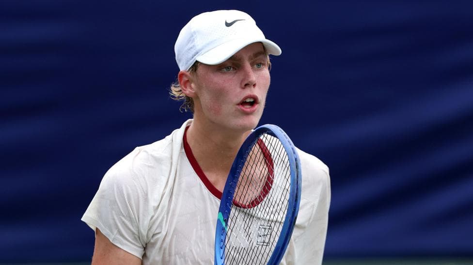 Young Hewitt Makes Winning ATP Entrance in Singles Debut